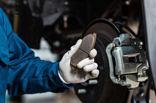 بهترین موقع برای تعویض لنت ترمز چه زمانی است؟