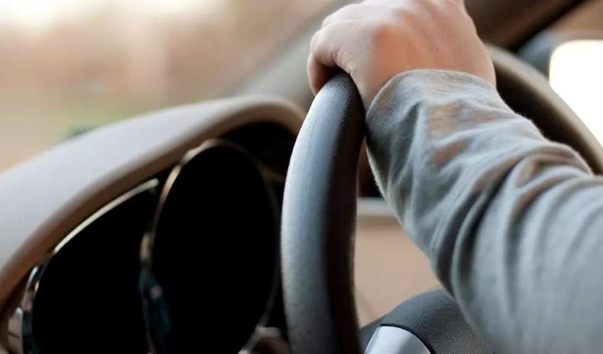 علت اینکه فرمان در سرعت بالا می‌لرزد چیست؟