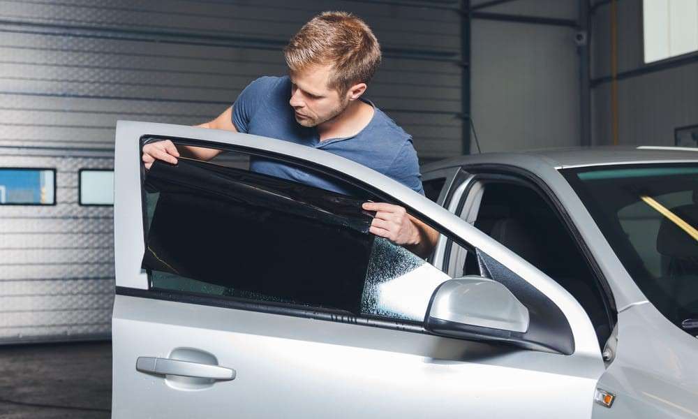 شیشه دودی چیست و قوانین درباره آن چگونه است؟